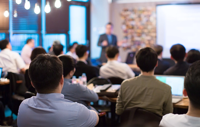 Ingyenes képzés és egy speciális készség csomag